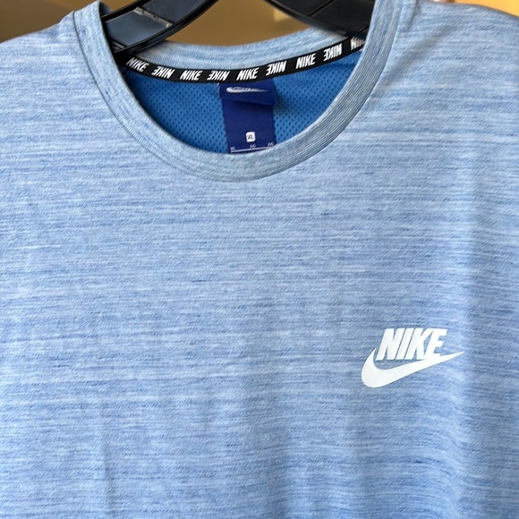 Men’s Light Blue Nike T-shirt with Vented Back Size XL - Picture 4 of 4